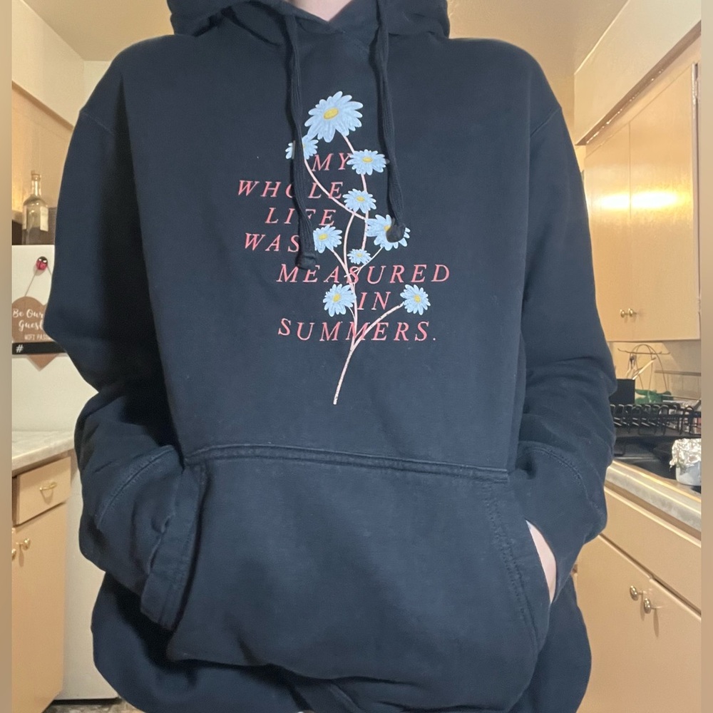 THE SUMMER I TURNED PRETTY MERCH HOODIE 🖤